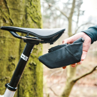 Fidlock PINCLIP Saddle Bag S – Set (mit Saddle Base).