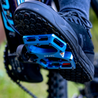 TATZE CONTACT Junior Pedal, blau