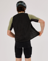 Albion Cycling unisex primaloft active evolve body warmer (graphite)
