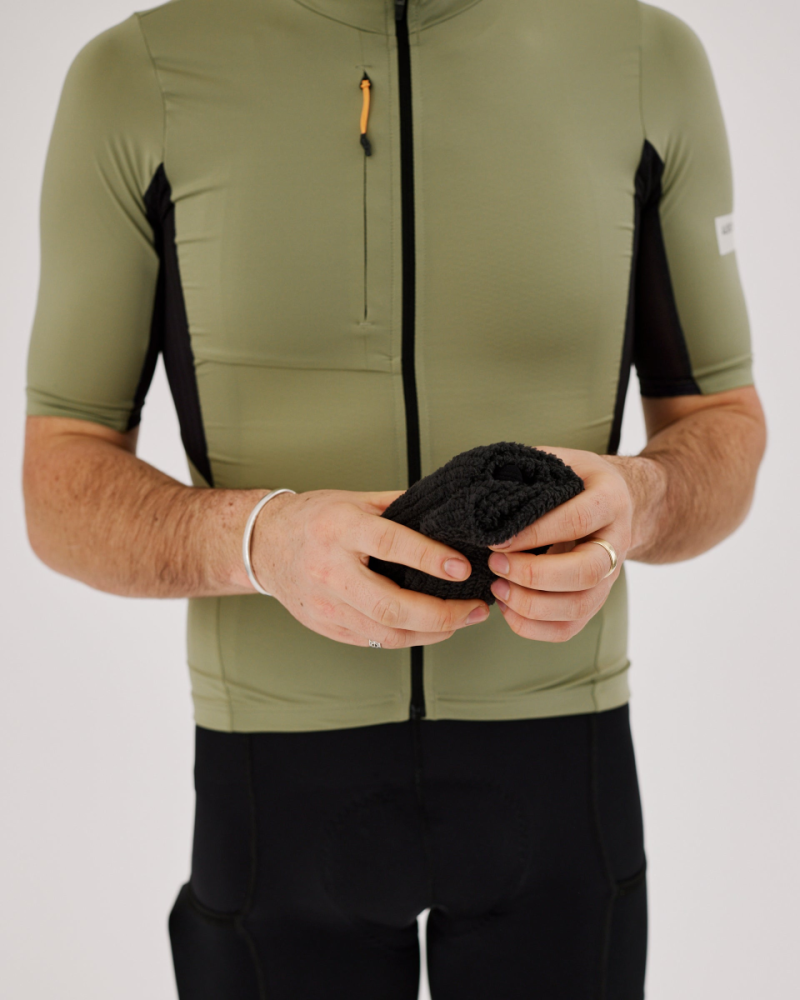 Albion Cycling unisex primaloft active evolve body warmer (graphite)