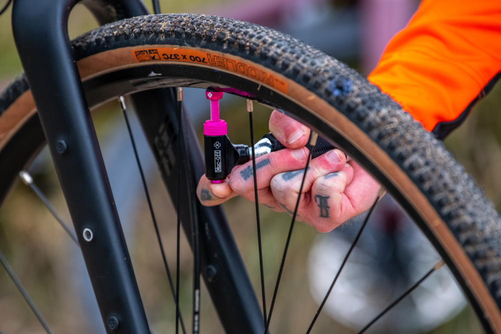 Muc-Off Countertop 16g CO2 Kartuschen 40 Stk.