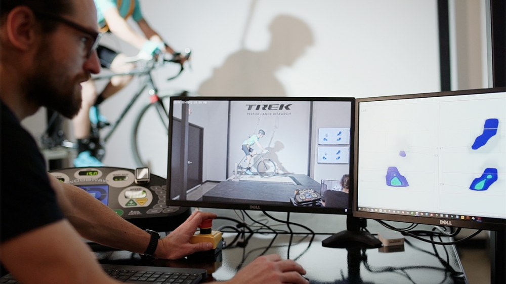 BONTRAGER Glove Circuit Wind Women LG Radioactive Yellow