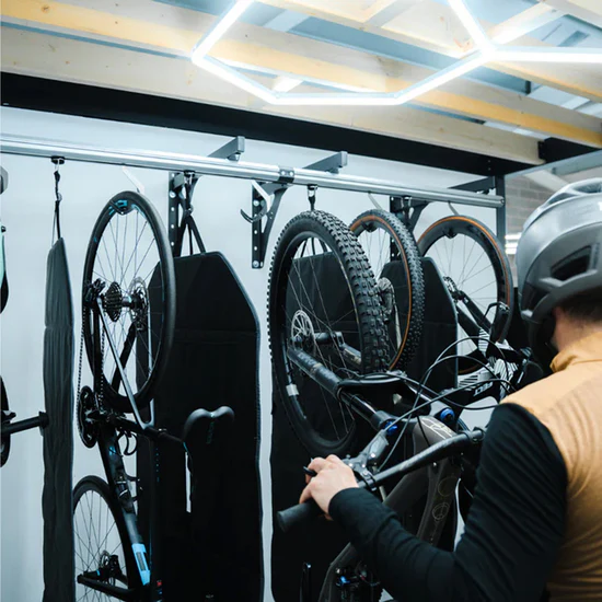 Stashed Freestanding Frame Long Starter - 8 Bikes inkl.6 Launch Pad Fahrradschutz + Spacerail Freewheel Kit