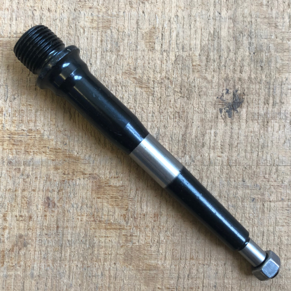 Deity Black Kat Ersatzachse, rechts.