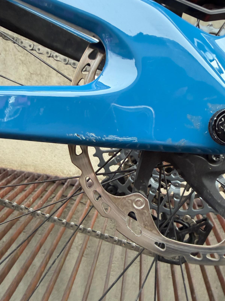 DEVIATE CYCLES Highlander 2 Custom Gr.L  / Wurde nur 1 Tag gefahren, kleiner Kratzer hinten li